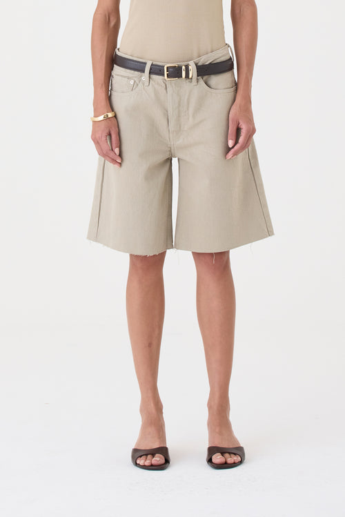 JORTS HELENA FEMININO BARRA A FIO SARJA AREIA