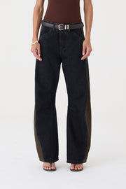 CALÇA EMILY FEMININA BARREL RECORTES E PENCE JEANS BROWN