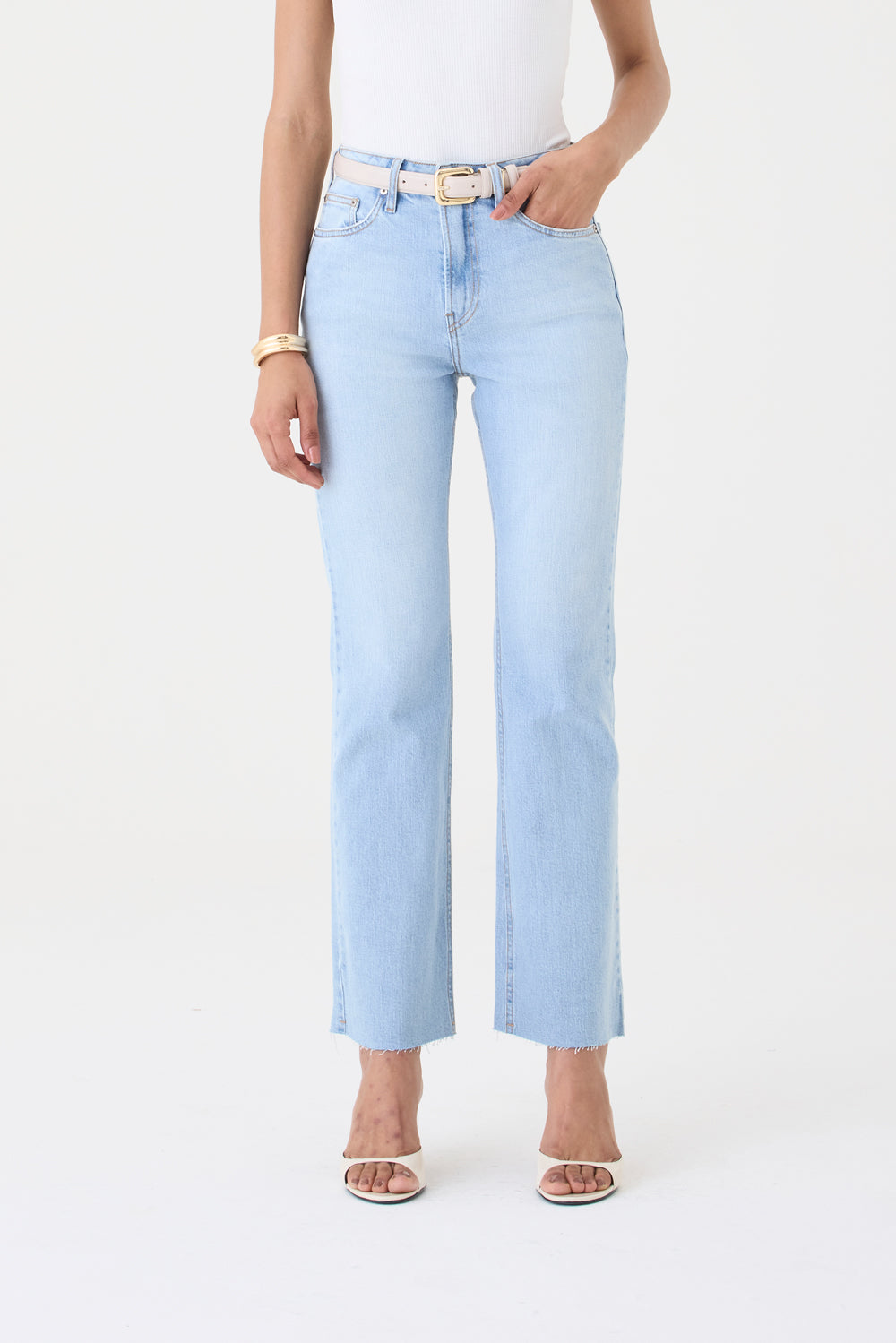 CALÇA MAJU FEMININA SLIM STRAIGHT COM ELASTANO JEANS CLARO