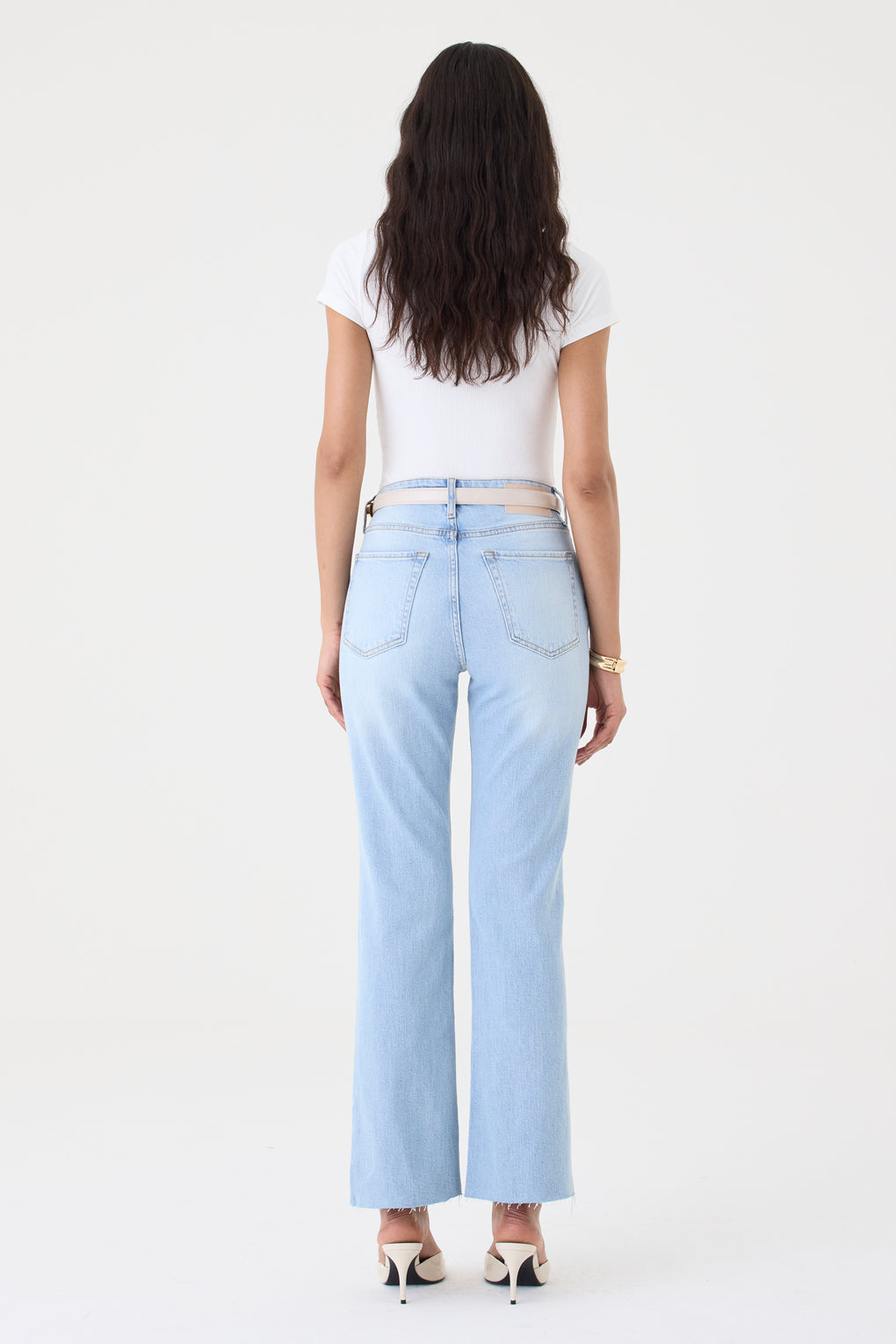 CALÇA MAJU FEMININA SLIM STRAIGHT COM ELASTANO JEANS CLARO