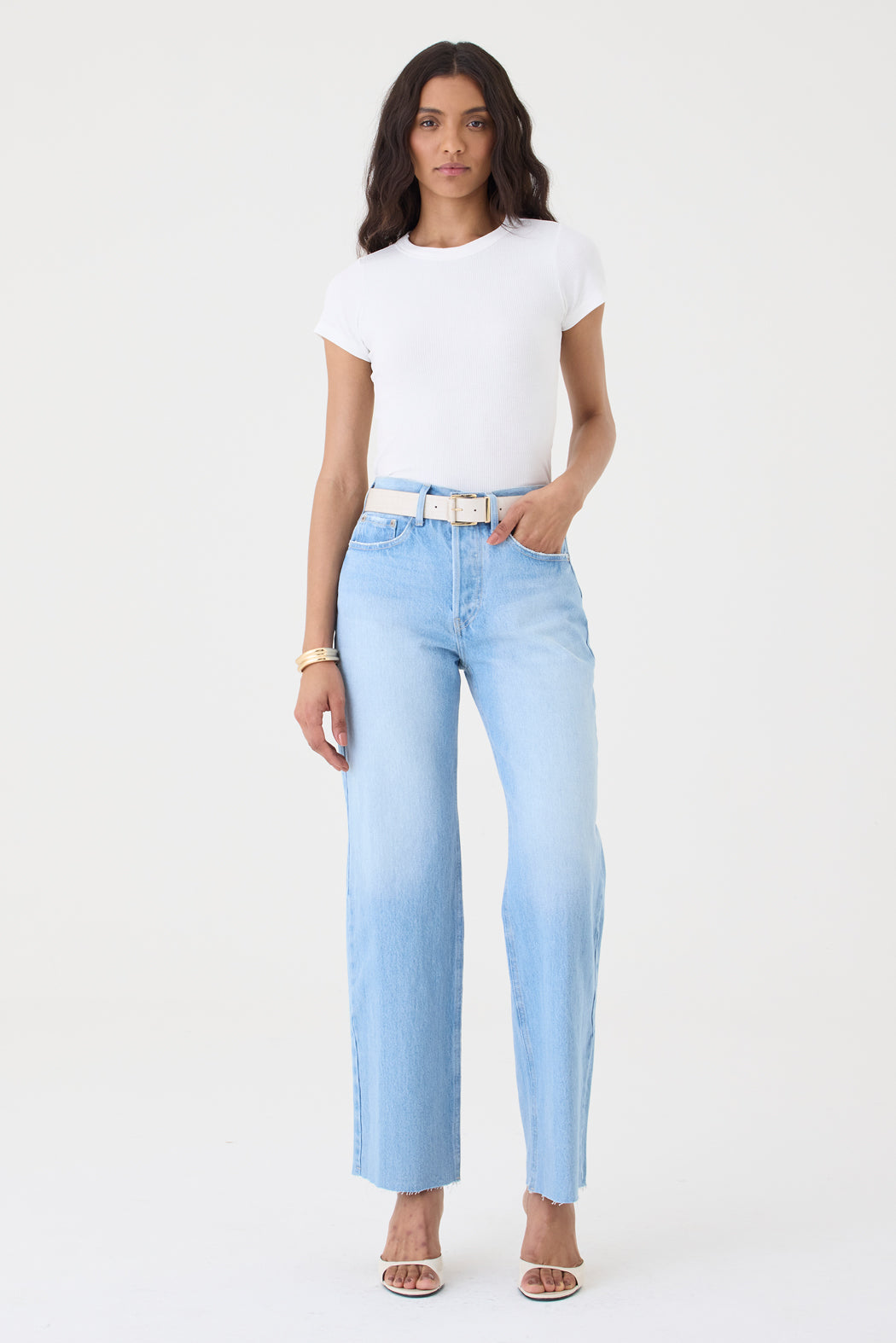 CALÇA DANI FEMININA STRAIGHT BARRA A FIO JEANS CLARO