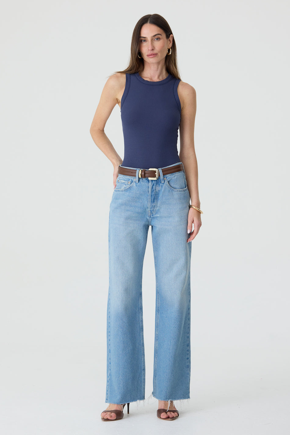 CALÇA DANI FEMININA STRAIGHT BARRA A FIO JEANS CLARO