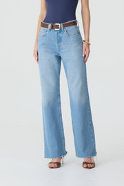 CALÇA DANI FEMININA STRAIGHT BARRA A FIO JEANS CLARO