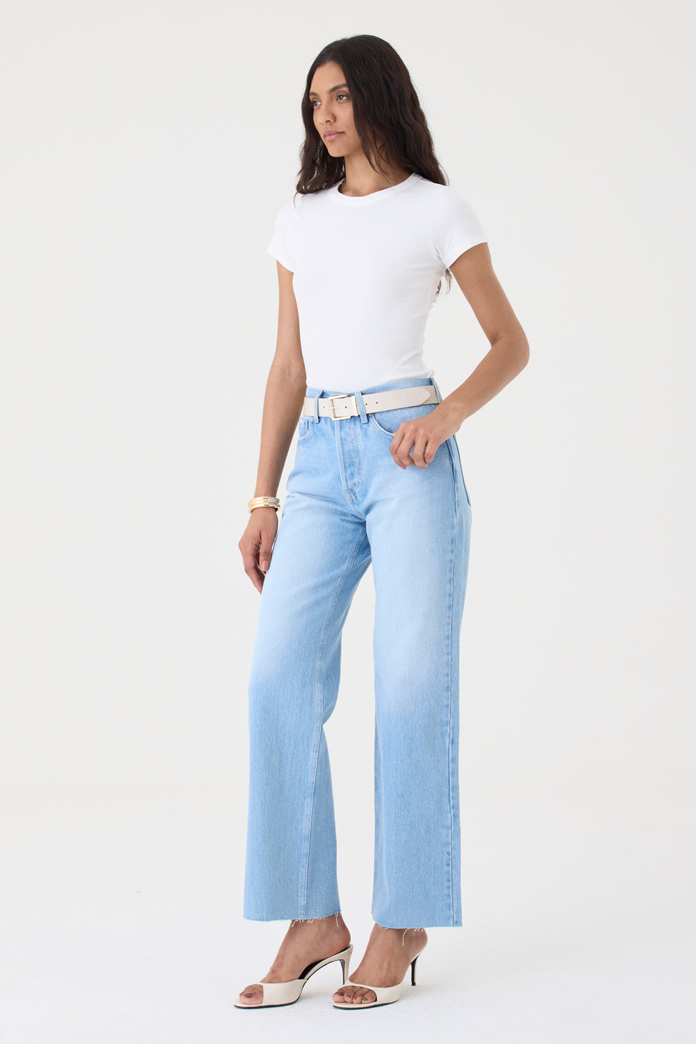 CALÇA DANI FEMININA STRAIGHT BARRA A FIO JEANS CLARO