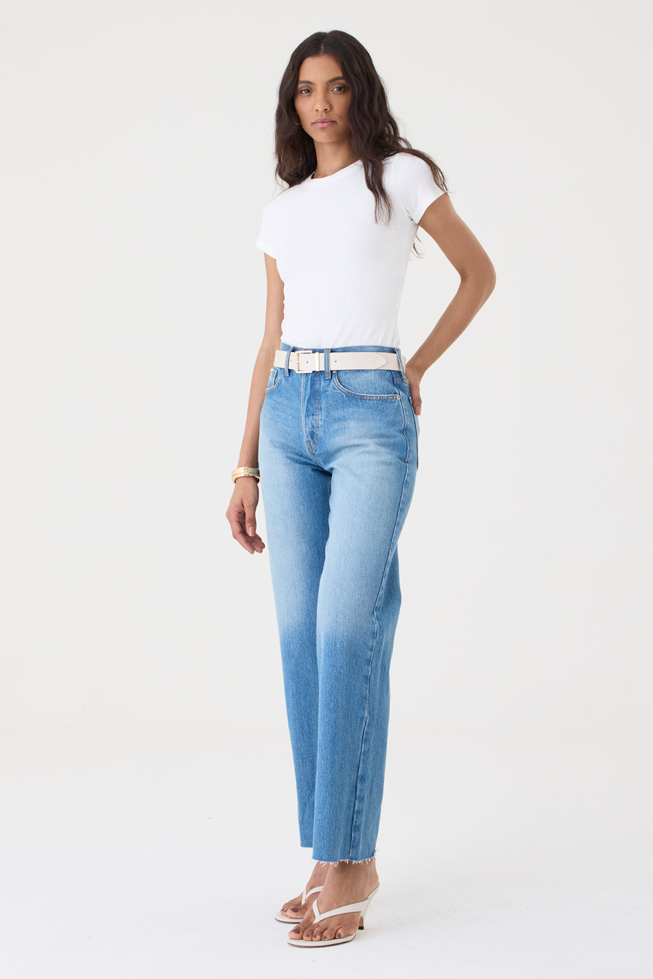 CALÇA DANI FEMININA STRAIGHT BARRA A FIO JEANS MÉDIO