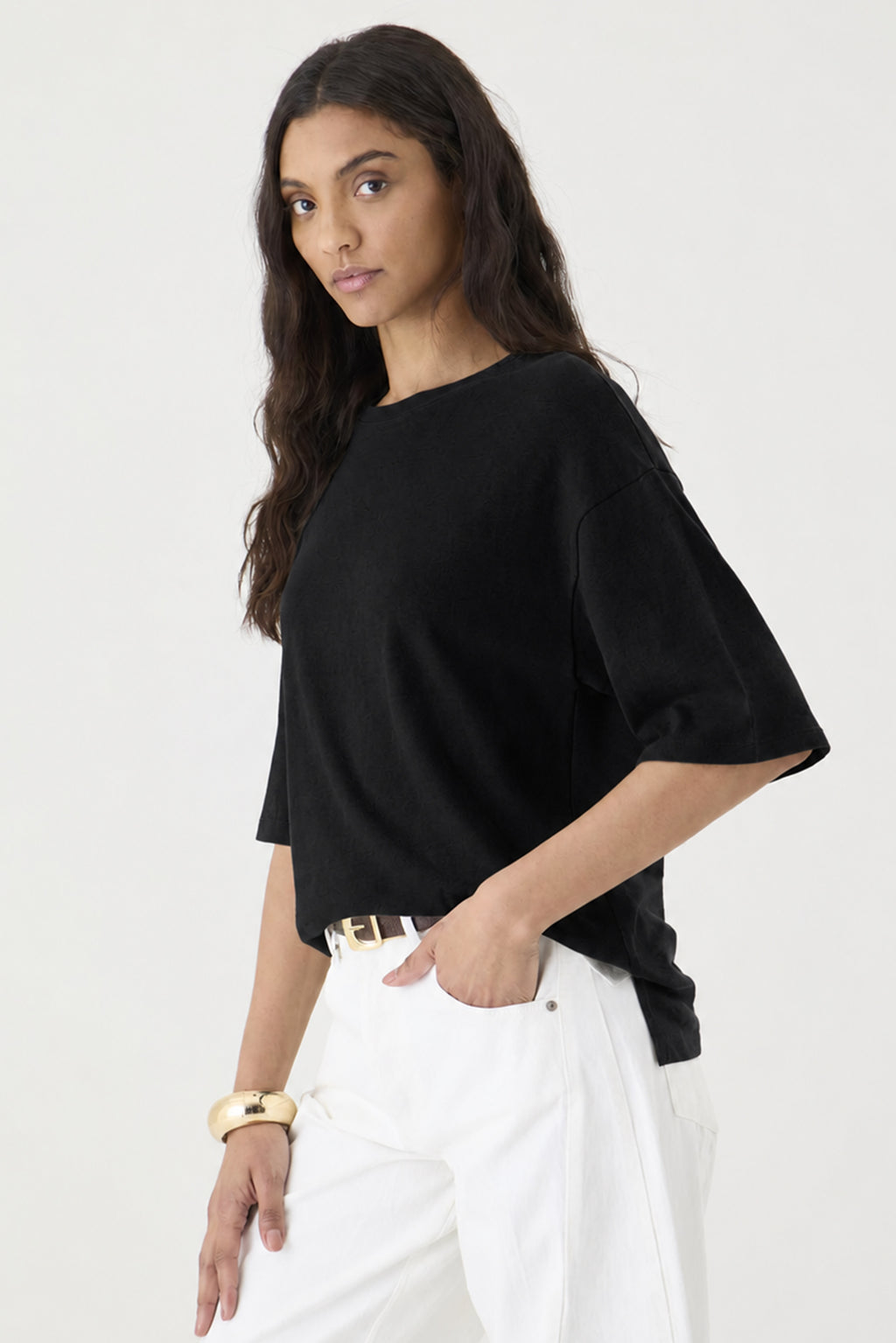 T-SHIRT FEMININA OVERSIZED GOLA REDONDA - PRETO