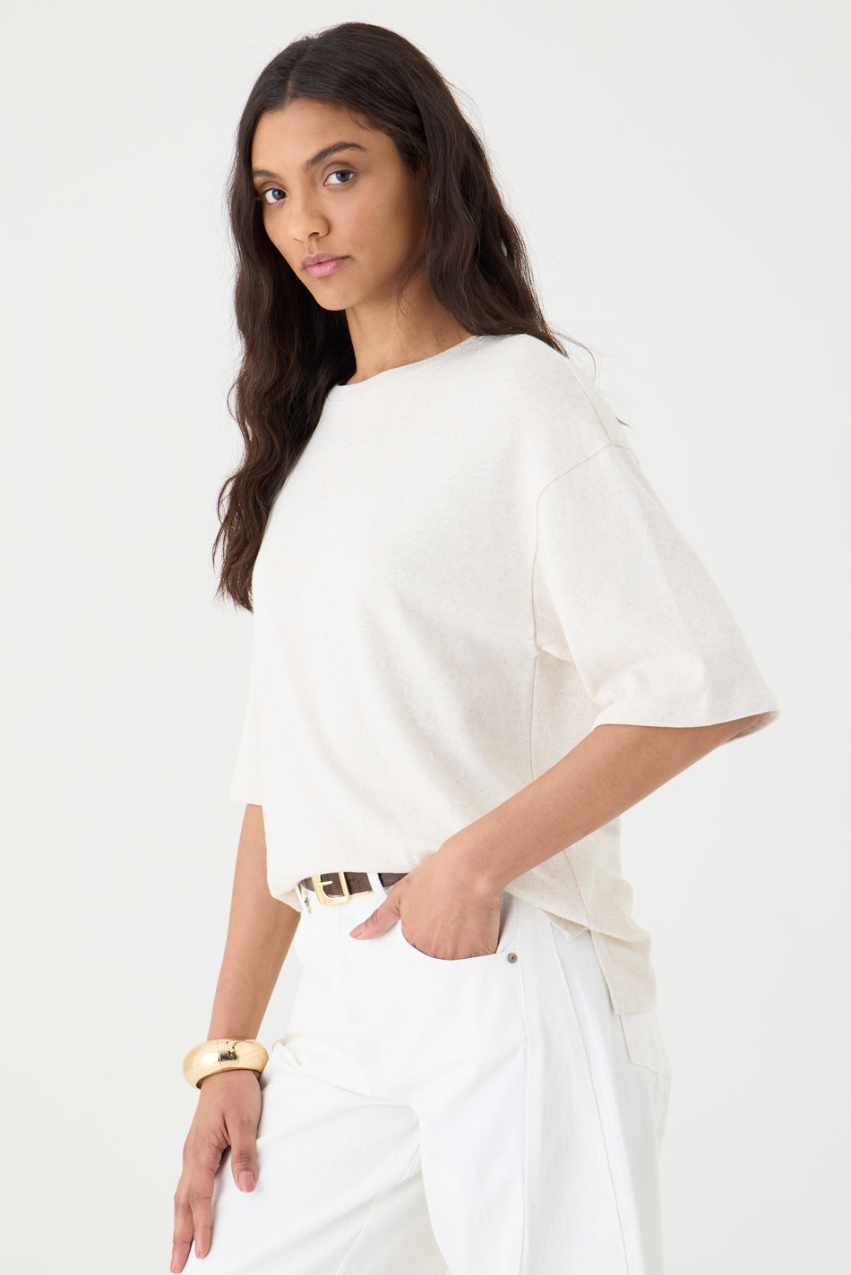 T-SHIRT FEMININA OVERSIZED GOLA REDONDA - CRU