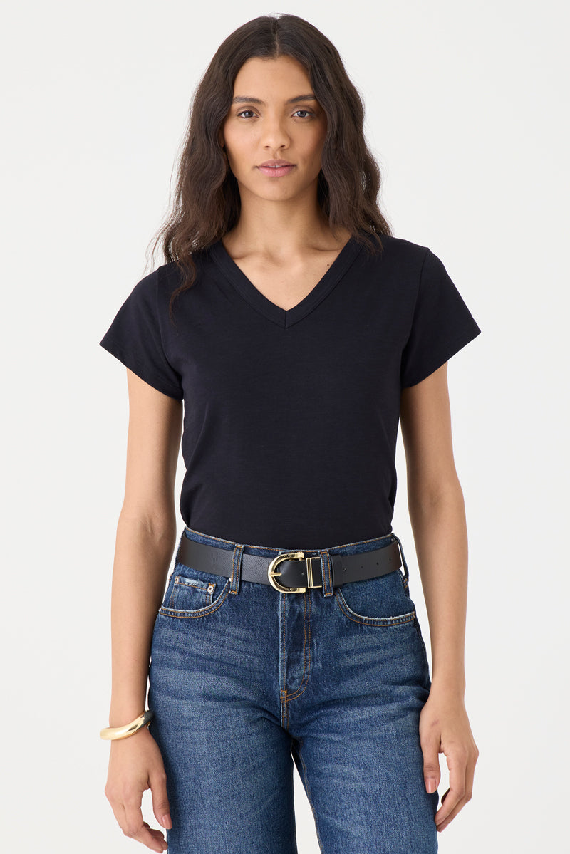 T-SHIRT FEMININA GOLA V - PRETO