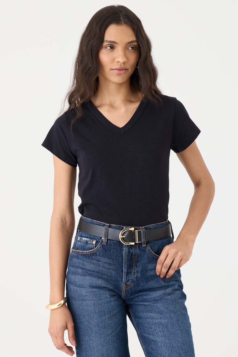 T-SHIRT FEMININA GOLA V - PRETO