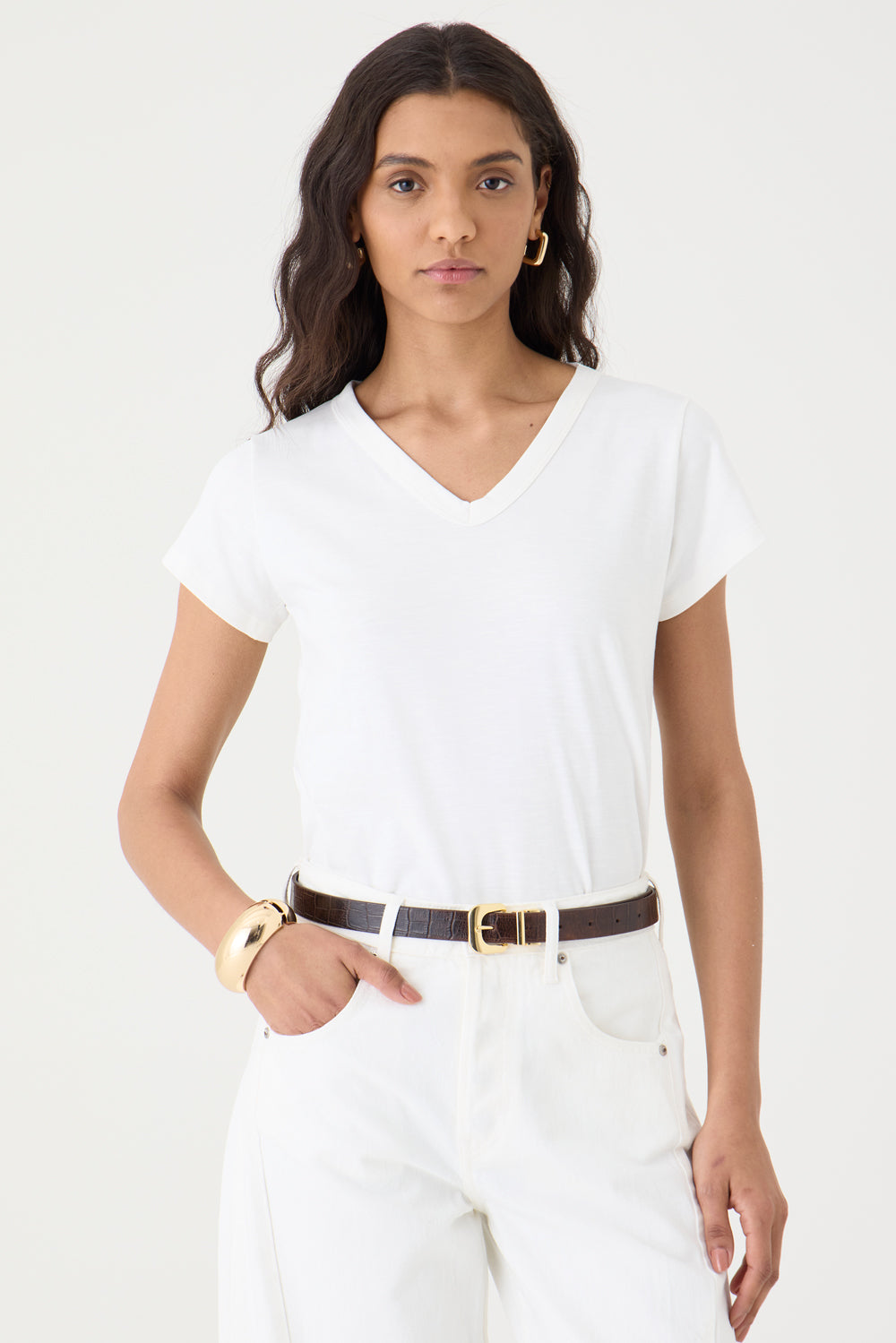 T-SHIRT FEMININA GOLA V - OFF WHITE