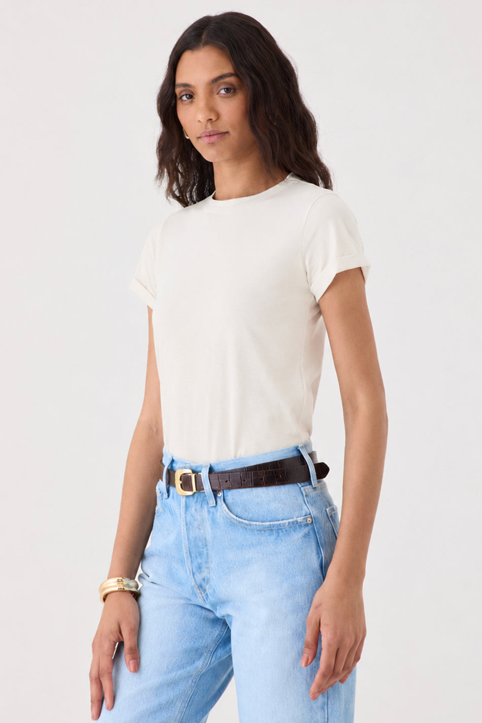 T-SHIRT FEMININA GOLA REDONDA MANGA BARRA DOBRADA - NATURAL