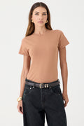 T-SHIRT FEMININA GOLA REDONDA BABY LOOK  - CARAMELO