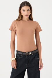 T-SHIRT FEMININA GOLA REDONDA BABY LOOK  - CARAMELO