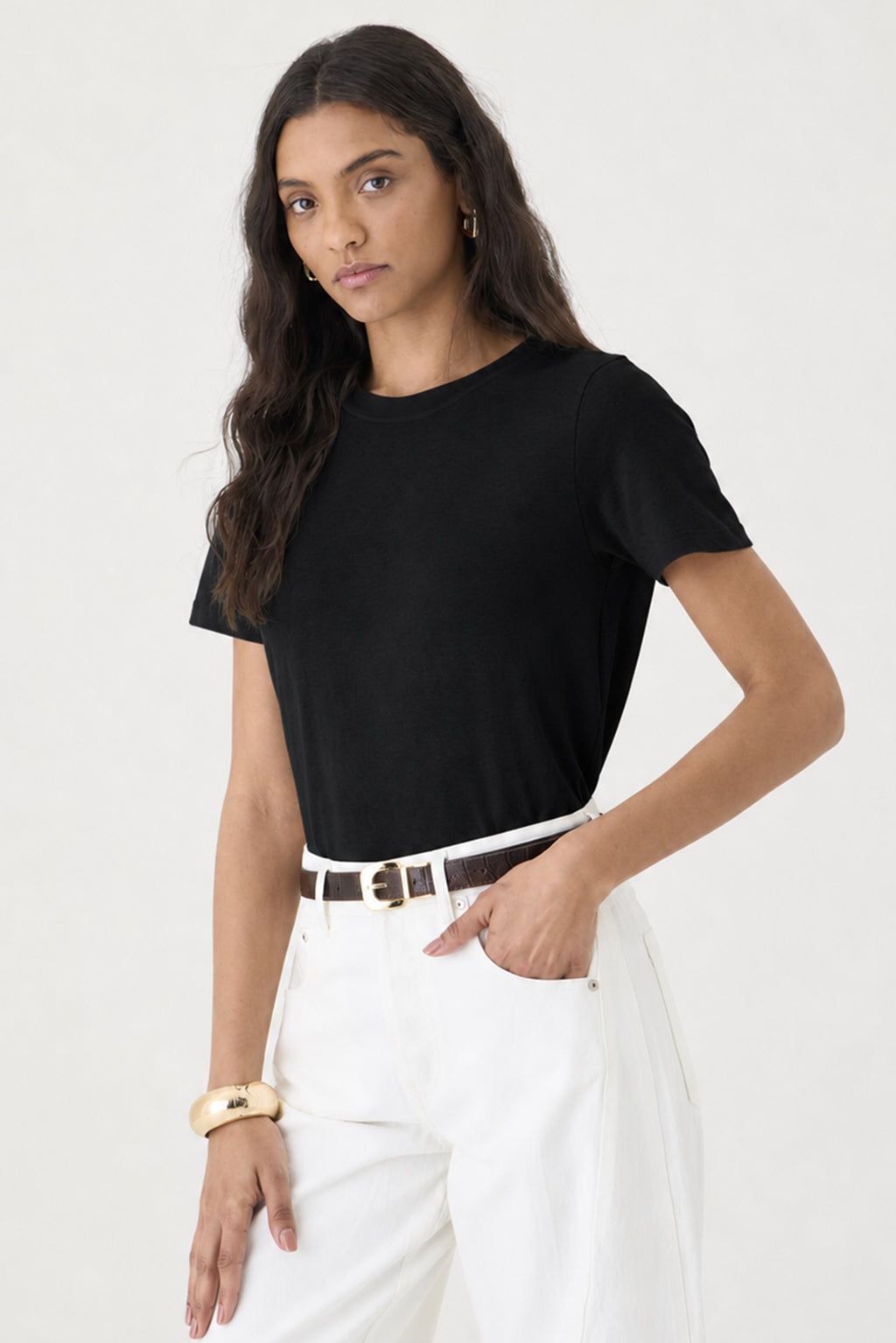 T-SHIRT FEMININA GOLA REDONDA BABY LOOK - PRETO