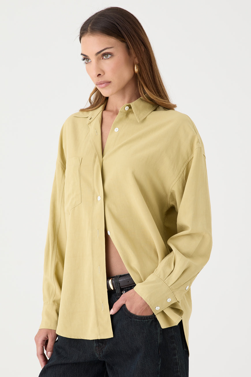 CAMISA FEMININA RELAXED LINHO AUSTRÁLIA AREIA ESCURO