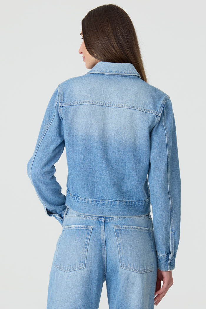 JAQUETA FEMININA JEANS BOLSOS E BOTOES ENCAPADOS