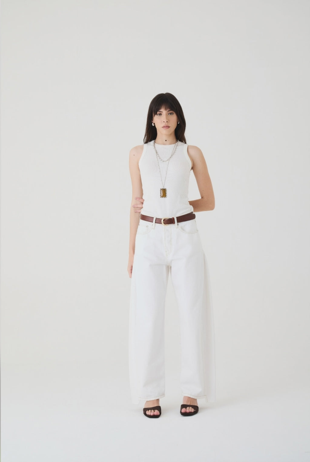 CALÇA ALINE FEMININA BARREL RECORTES SARJA NATURAL